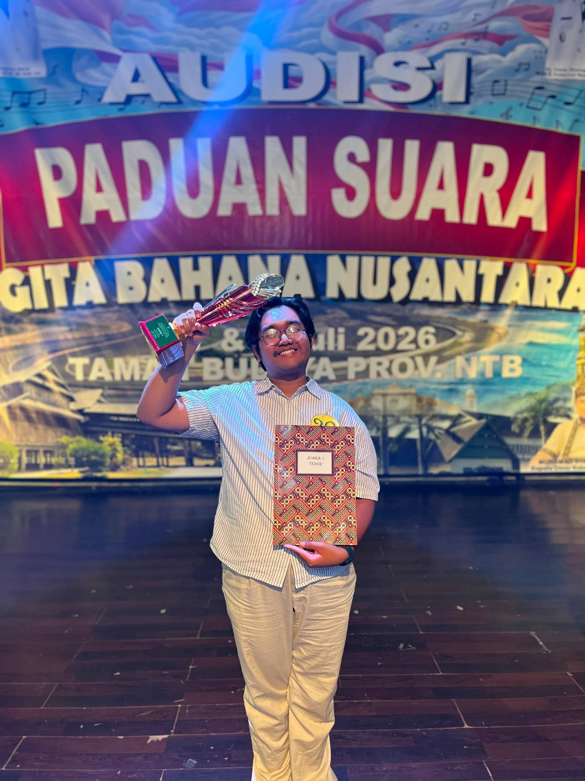 Tetap Berjuang Setelah Dua Tahun Gagal, Mahasiswa Unram asal Mataram Ini Akhirnya Wujudkan Mimpi Tampil di Istana Negara