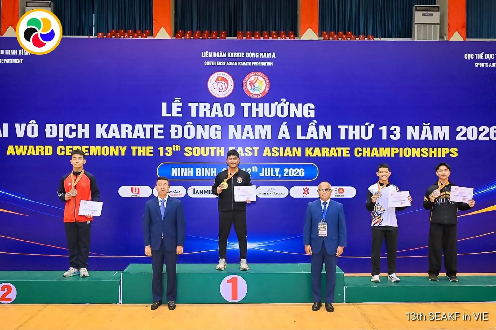 Harumkan Nama Indonesia! Atlet Karate Asal Mataram Farras Ijlal Khairy Raih Medali Emas dan Perak Kejuaraan Asia Tenggara di Vietnam
