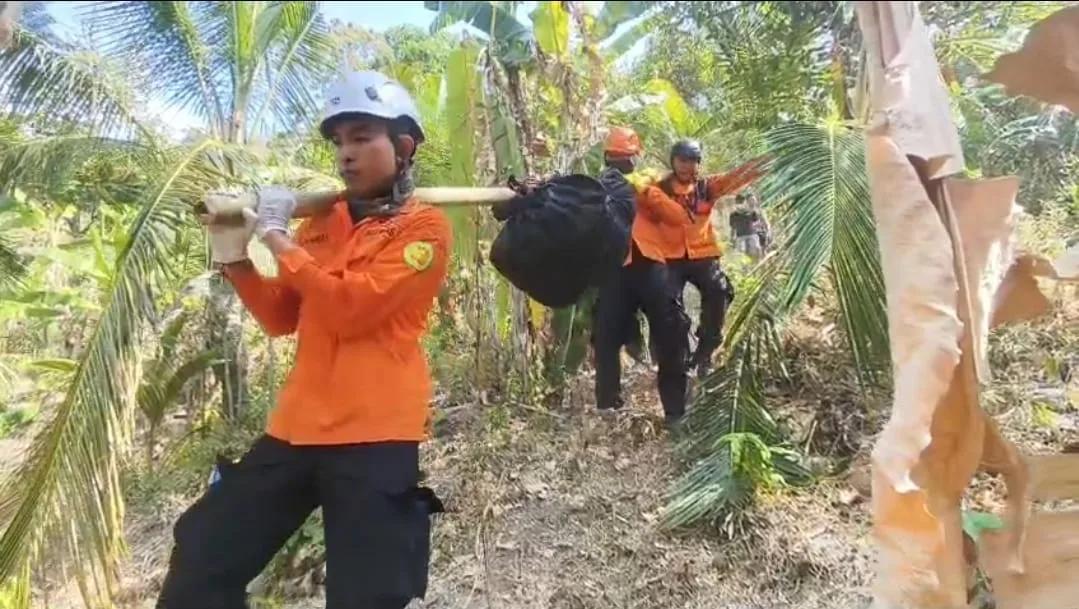 Basarnas Evakuasi Temuan Jenazah Tanpa Identitas di Bukit Lendang Luar, Lombok Utara